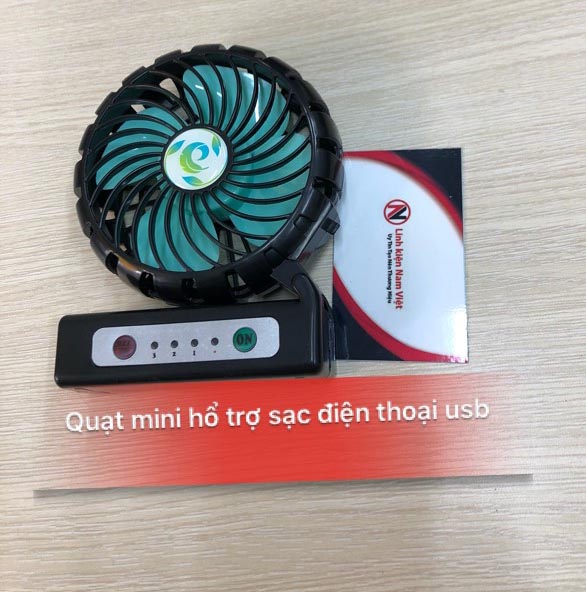 Quạt mini hỗ trợ sạc điện thoại